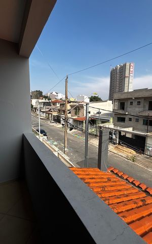 Casa à venda com 320m², 3 quartos e 3 vagas Casa à venda com 320m², 3 quartos e 3 vagasQuarto 3 Varanda