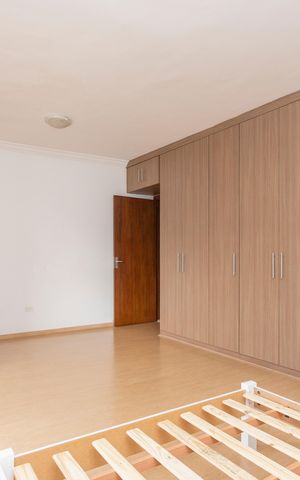 Casa à venda com 345m², 5 quartos e 2 vagasQuarto 4