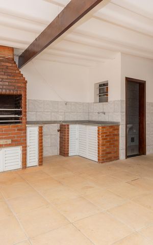 Casa à venda com 345m², 5 quartos e 2 vagasCobertura