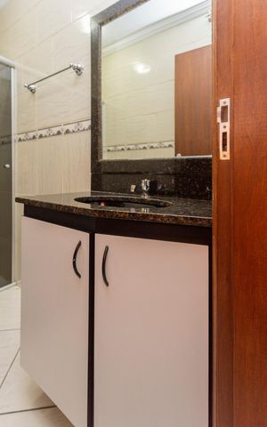 Casa à venda com 345m², 5 quartos e 2 vagasBanheiro social