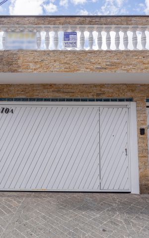 Casa à venda com 345m², 5 quartos e 2 vagasFachada