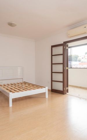 Casa à venda com 345m², 5 quartos e 2 vagasQuarto 4