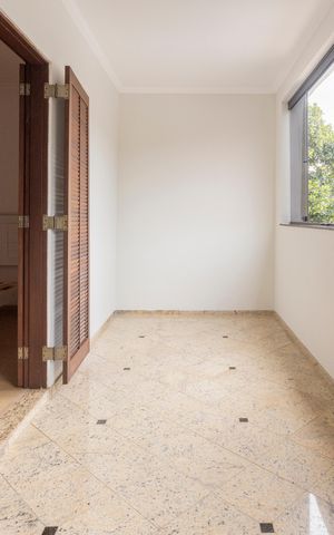 Casa à venda com 345m², 5 quartos e 2 vagasVaranda do Quarto 4