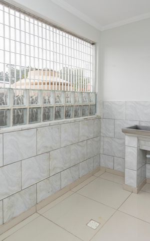 Casa à venda com 345m², 5 quartos e 2 vagasÁrea de Serviço