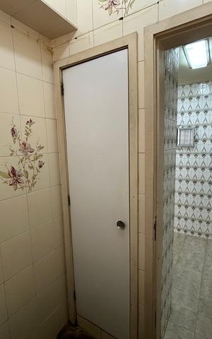 Casa à venda com 220m², 4 quartos e sem vagaLavabo