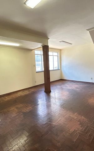 Casa à venda com 220m², 4 quartos e sem vagaSala
