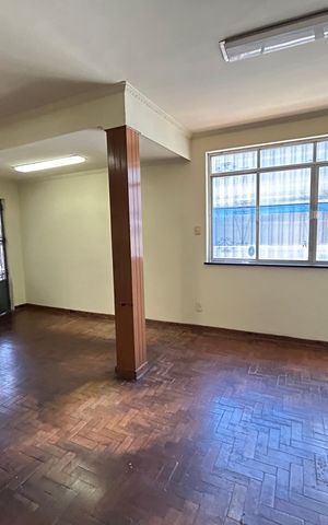 Casa à venda com 220m², 4 quartos e sem vagaSala