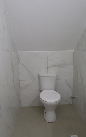 Casa à venda com 250m², 2 quartos e 1 vagaLavabo - Salão