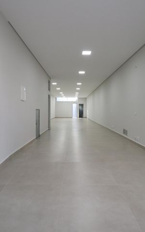 Casa à venda com 250m², 2 quartos e 1 vagaSalão