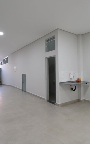 Casa à venda com 250m², 2 quartos e 1 vagaSalão