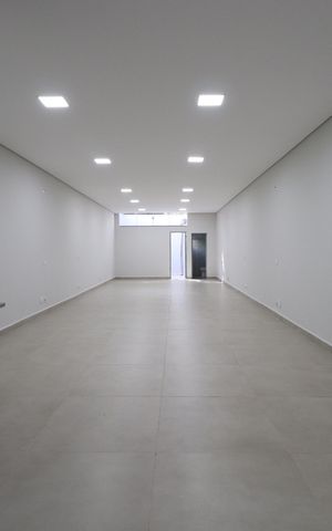 Casa à venda com 250m², 2 quartos e 1 vagaSalão
