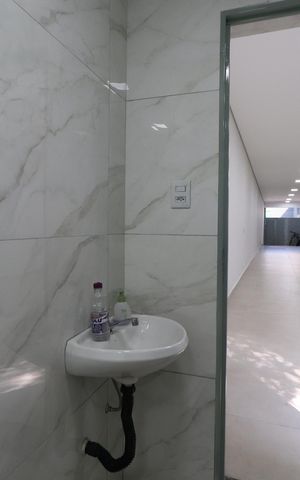 Casa à venda com 250m², 2 quartos e 1 vagaBanheiro - Salão