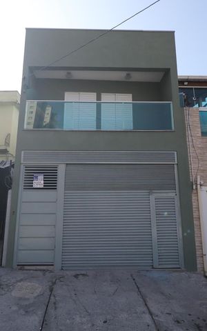 Casa à venda com 250m², 2 quartos e 1 vagaFachada
