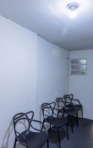 Casa à venda com 150m², 3 quartos e 2 vagas Casa à venda com 150m², 3 quartos e 2 vagasHall de entrada