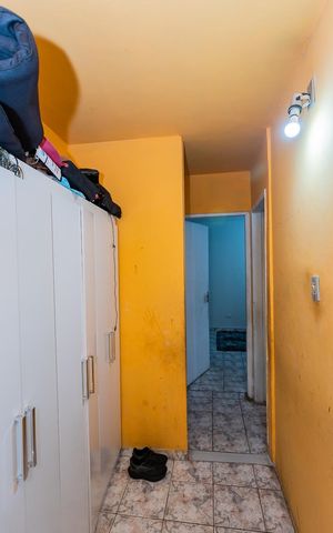 Casa à venda com 150m², 3 quartos e 2 vagas Casa à venda com 150m², 3 quartos e 2 vagasCloset