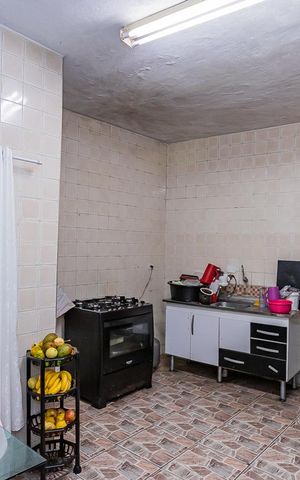 Casa à venda com 150m², 3 quartos e 2 vagas Casa à venda com 150m², 3 quartos e 2 vagasCozinha