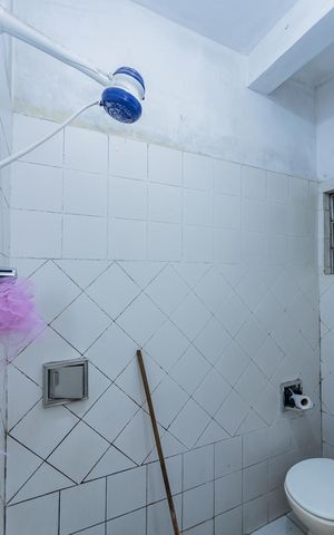 Casa à venda com 150m², 3 quartos e 2 vagas Casa à venda com 150m², 3 quartos e 2 vagasBanheiro