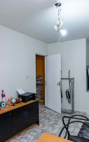 Casa à venda com 150m², 3 quartos e 2 vagas Casa à venda com 150m², 3 quartos e 2 vagasSuite