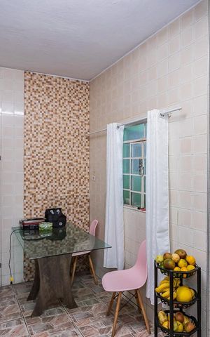 Casa à venda com 150m², 3 quartos e 2 vagas Casa à venda com 150m², 3 quartos e 2 vagasCozinha