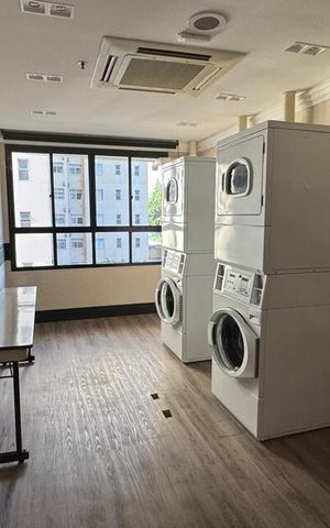 Studio para alugar com 37m², 1 quarto e 1 vaga Studio para alugar com 37m², 1 quarto e 1 vagaLavanderia