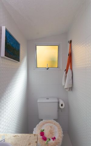 Casa à venda com 250m², 5 quartos e 3 vagas Casa à venda com 250m², 5 quartos e 3 vagasLavabo