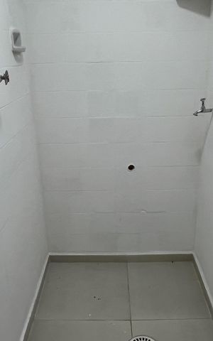 Casa para alugar com 300m², 6 quartos e 4 vagas Casa para alugar com 300m², 6 quartos e 4 vagasBanheiro 1