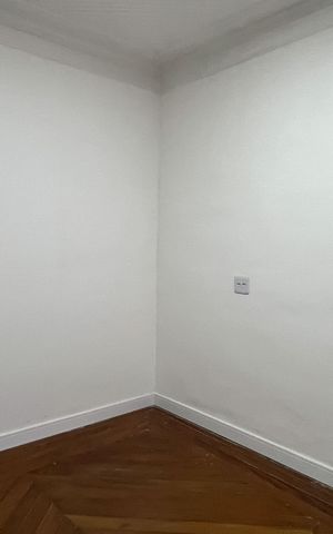 Casa para alugar com 300m², 6 quartos e 4 vagas Casa para alugar com 300m², 6 quartos e 4 vagasQuarto 1