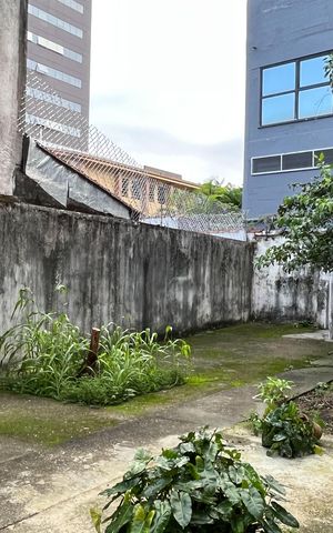 Casa para alugar com 300m², 6 quartos e 4 vagas Casa para alugar com 300m², 6 quartos e 4 vagasQuintal externo