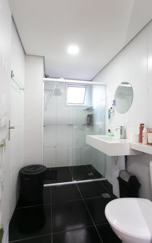 Apartamento à venda com 49m², 2 quartos e 1 vaga Apartamento à venda com 49m², 2 quartos e 1 vagaBanheiro