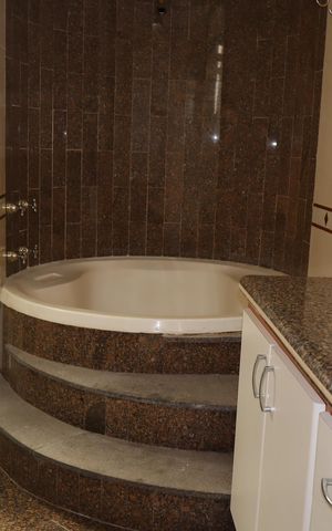 Apartamento à venda com 540m², 4 quartos e 5 vagasBanheiro da Suíte