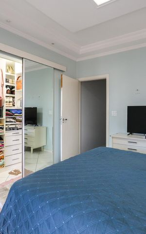Casa à venda com 250m², 3 quartos e 2 vagas Casa à venda com 250m², 3 quartos e 2 vagasSuíte