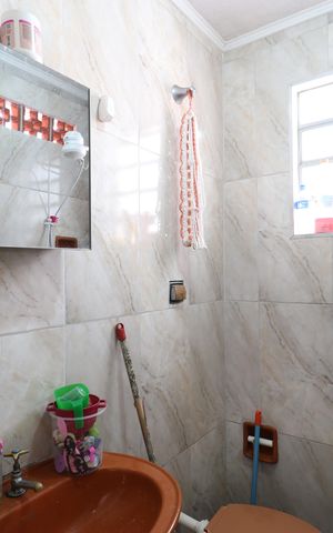 Casa à venda com 120m², 3 quartos e 4 vagasBanheiro