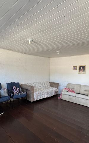 Casa à venda com 380m², 2 quartos e 2 vagas Casa à venda com 380m², 2 quartos e 2 vagasSala