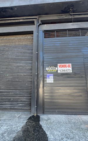 Casa à venda com 380m², 2 quartos e 2 vagas Casa à venda com 380m², 2 quartos e 2 vagasFachada com PLACA