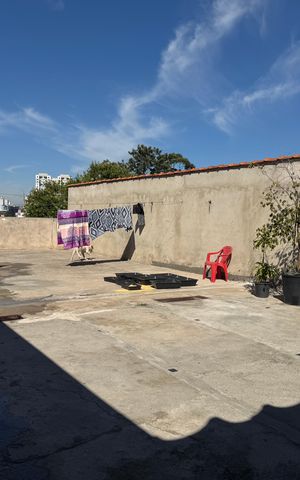 Casa à venda com 380m², 2 quartos e 2 vagas Casa à venda com 380m², 2 quartos e 2 vagasQuintal