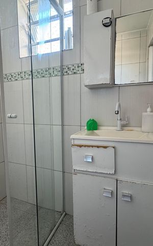 Casa à venda com 380m², 2 quartos e 2 vagas Casa à venda com 380m², 2 quartos e 2 vagasBanheiro 1