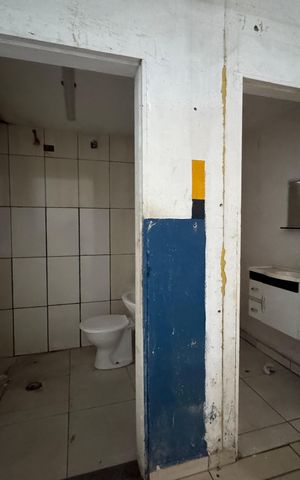 Casa à venda com 380m², 2 quartos e 2 vagas Casa à venda com 380m², 2 quartos e 2 vagasBanheiros Salão comercial