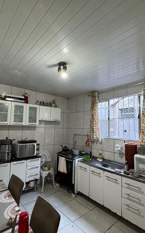 Casa à venda com 380m², 2 quartos e 2 vagas Casa à venda com 380m², 2 quartos e 2 vagasCozinha
