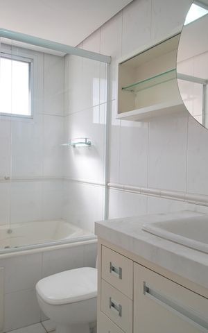 Apartamento à venda com 144m², 2 quartos e 3 vagasBanheiro da Suíte 1