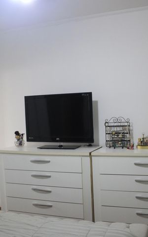 Casa à venda com 242m², 4 quartos e 4 vagasSuíte 2