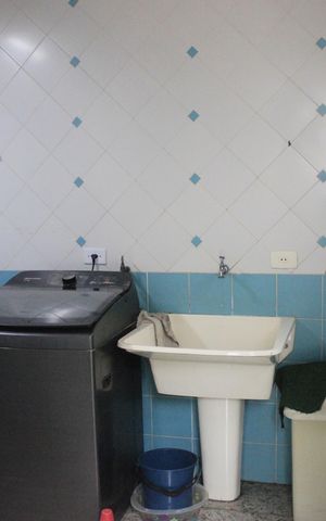Casa à venda com 242m², 4 quartos e 4 vagasÁrea de Serviço