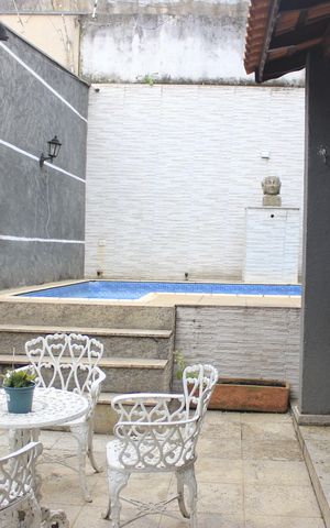 Casa à venda com 242m², 4 quartos e 4 vagasEspaço Gourmet e piscina