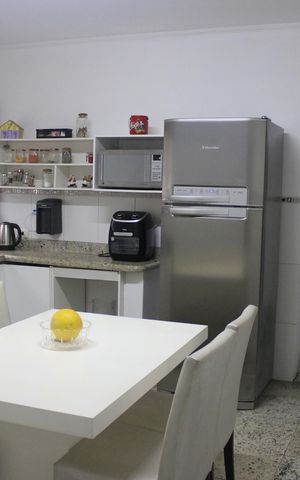 Casa à venda com 242m², 4 quartos e 4 vagasCozinha