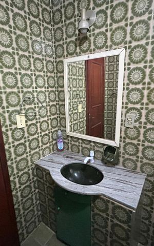 Casa para alugar com 194m², 4 quartos e 2 vagasBanheiro