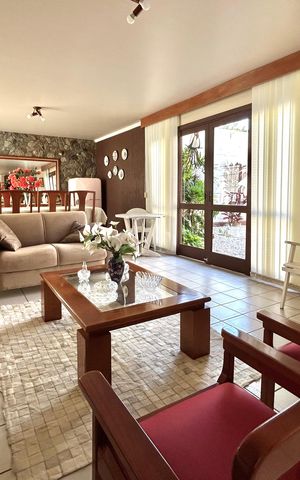 Casa para alugar com 391m², 5 quartos e 3 vagas Casa para alugar com 391m², 5 quartos e 3 vagasSala