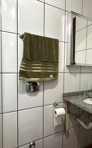 Casa para alugar com 391m², 5 quartos e 3 vagas Casa para alugar com 391m², 5 quartos e 3 vagasBanheiro da área de serviço
