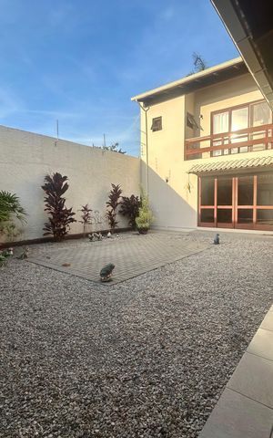 Casa para alugar com 391m², 5 quartos e 3 vagas Casa para alugar com 391m², 5 quartos e 3 vagasÁrea externa