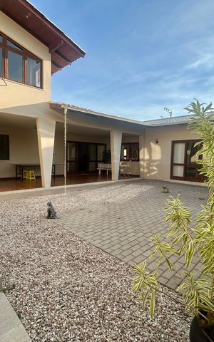 Casa para alugar com 391m², 5 quartos e 3 vagas Casa para alugar com 391m², 5 quartos e 3 vagasÁrea externa