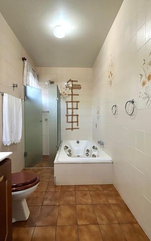 Casa para alugar com 391m², 5 quartos e 3 vagas Casa para alugar com 391m², 5 quartos e 3 vagasBanheiro suíte