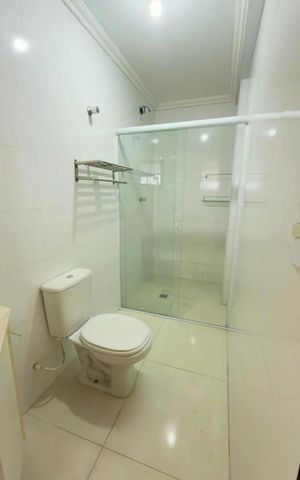 Casa à venda com 125m², 3 quartos e 2 vagas Casa à venda com 125m², 3 quartos e 2 vagasBanheiro
